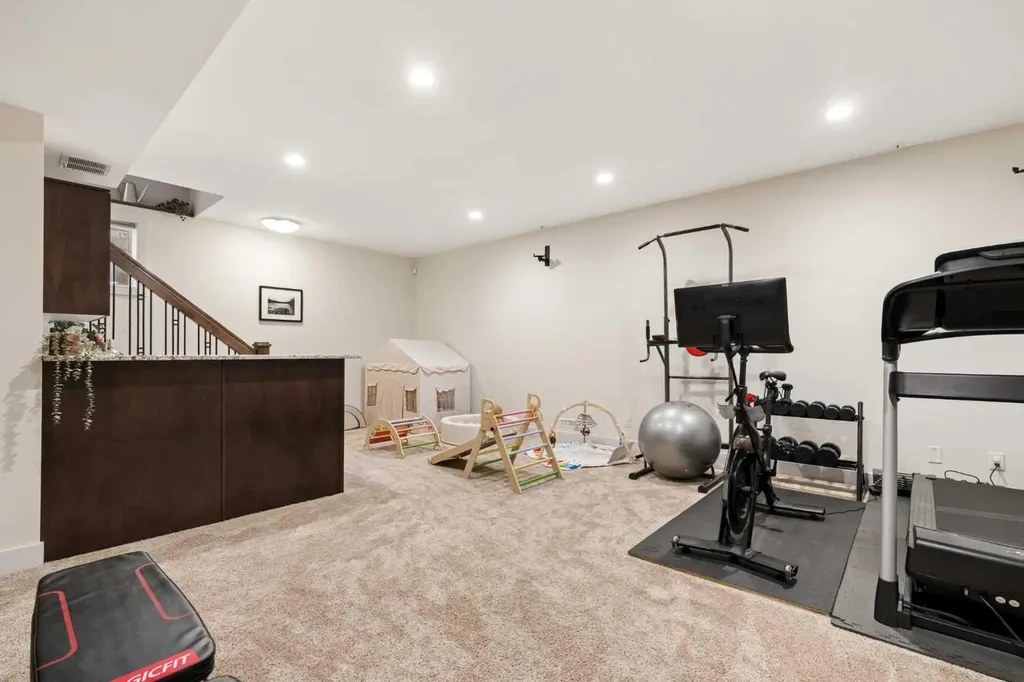 1825 33 Avenue SW Calgary AB T2T 1Z1