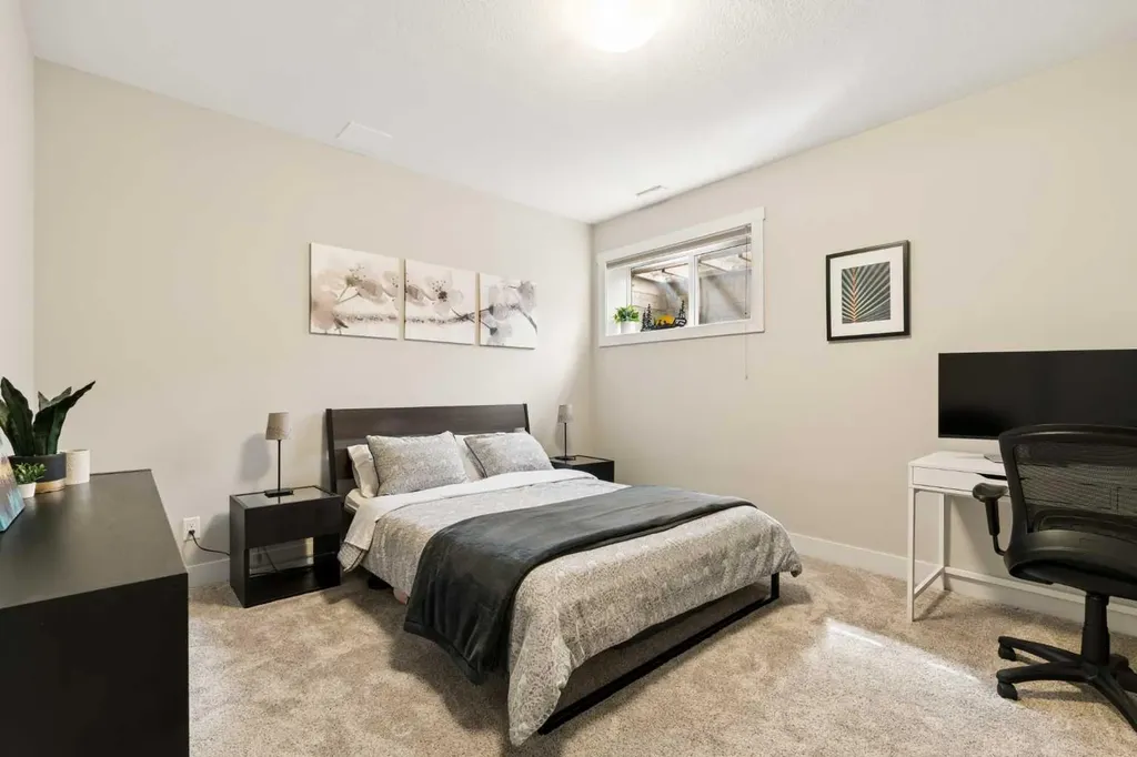1825 33 Avenue SW Calgary AB T2T 1Z1