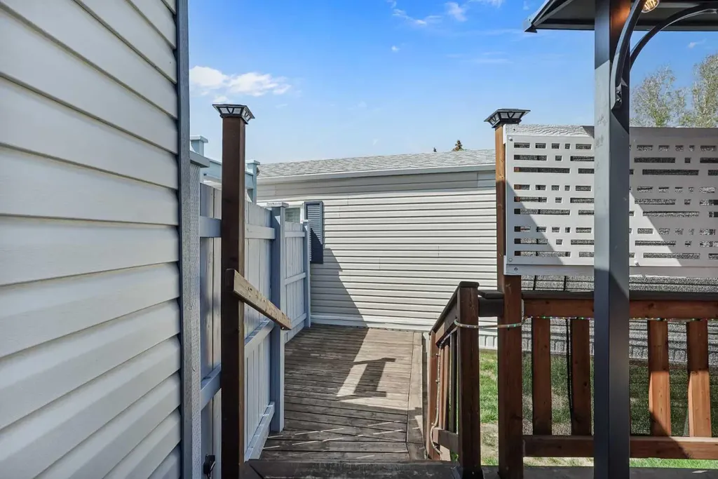 1410 43 Street S Lethbridge AB T1K 3S5