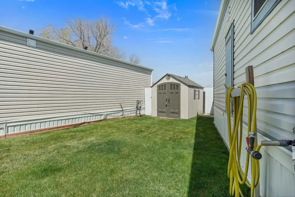 1410 43 Street S Lethbridge AB T1K 3S5