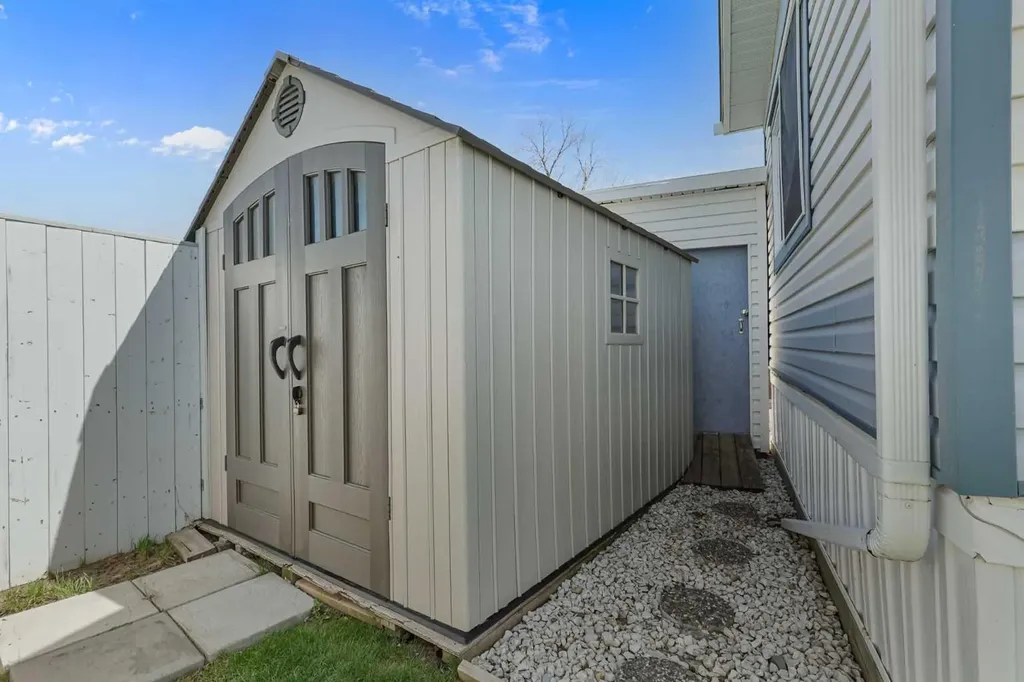 1410 43 Street S Lethbridge AB T1K 3S5