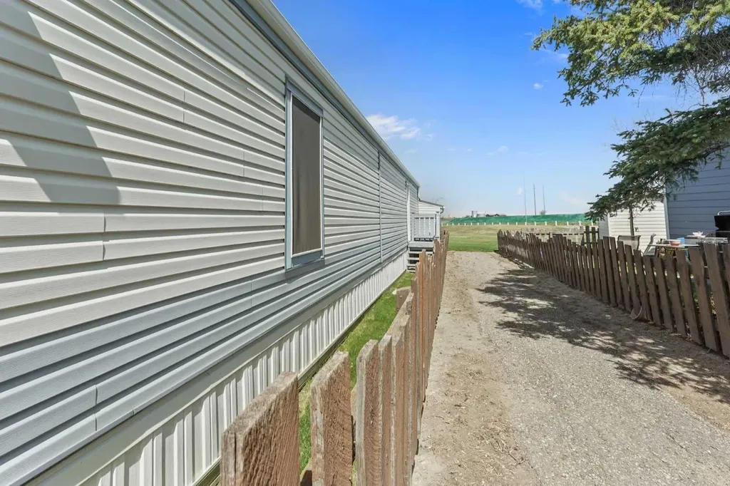 1410 43 Street S Lethbridge AB T1K 3S5