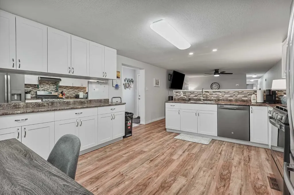 1410 43 Street S Lethbridge AB T1K 3S5