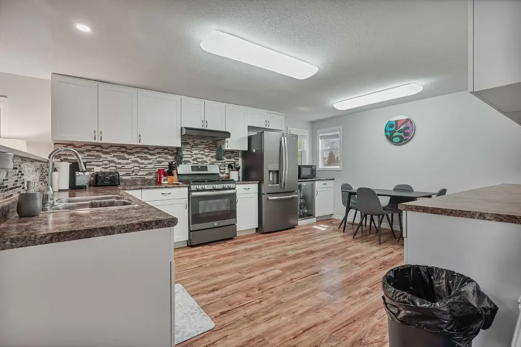 1410 43 Street S Lethbridge AB T1K 3S5