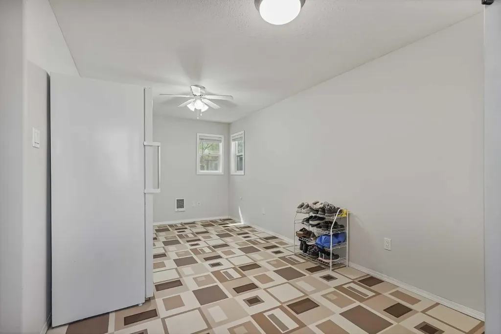 1410 43 Street S Lethbridge AB T1K 3S5