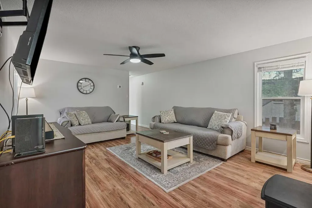 1410 43 Street S Lethbridge AB T1K 3S5