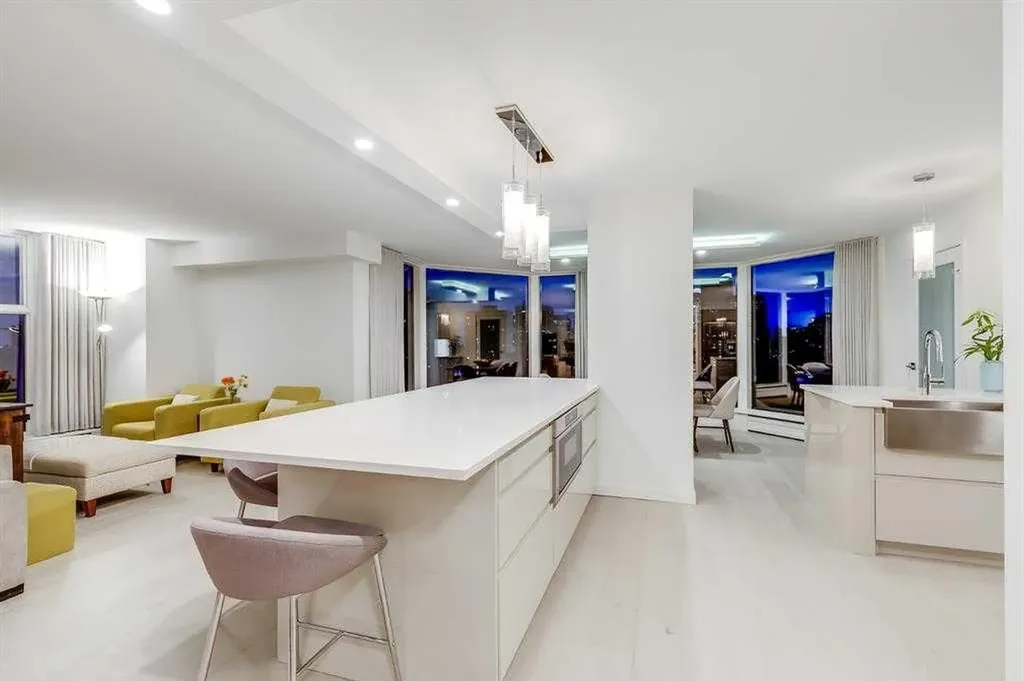 1100 8 Avenue SW Calgary AB T2X 2E6