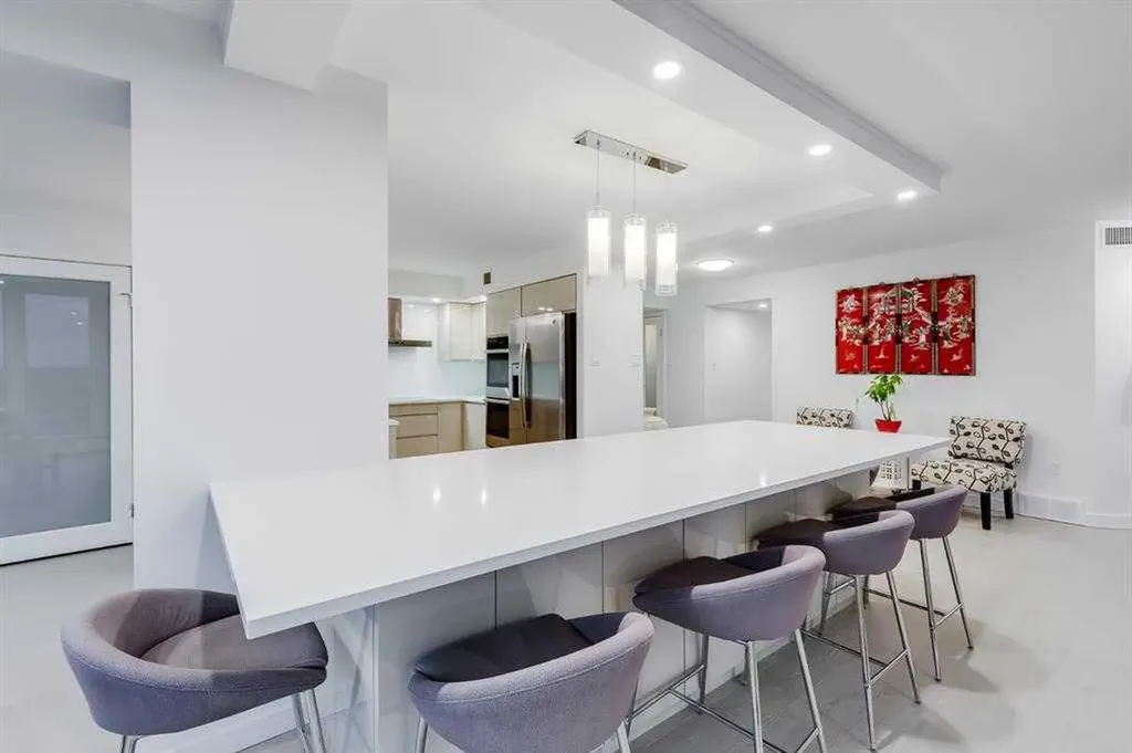 1100 8 Avenue SW Calgary AB T2X 2E6