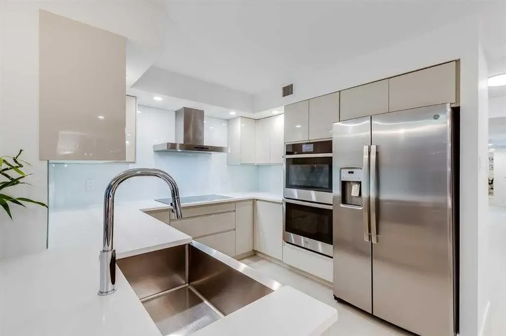 1100 8 Avenue SW Calgary AB T2X 2E6