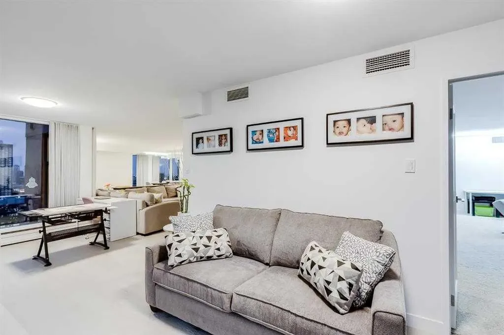 1100 8 Avenue SW Calgary AB T2X 2E6