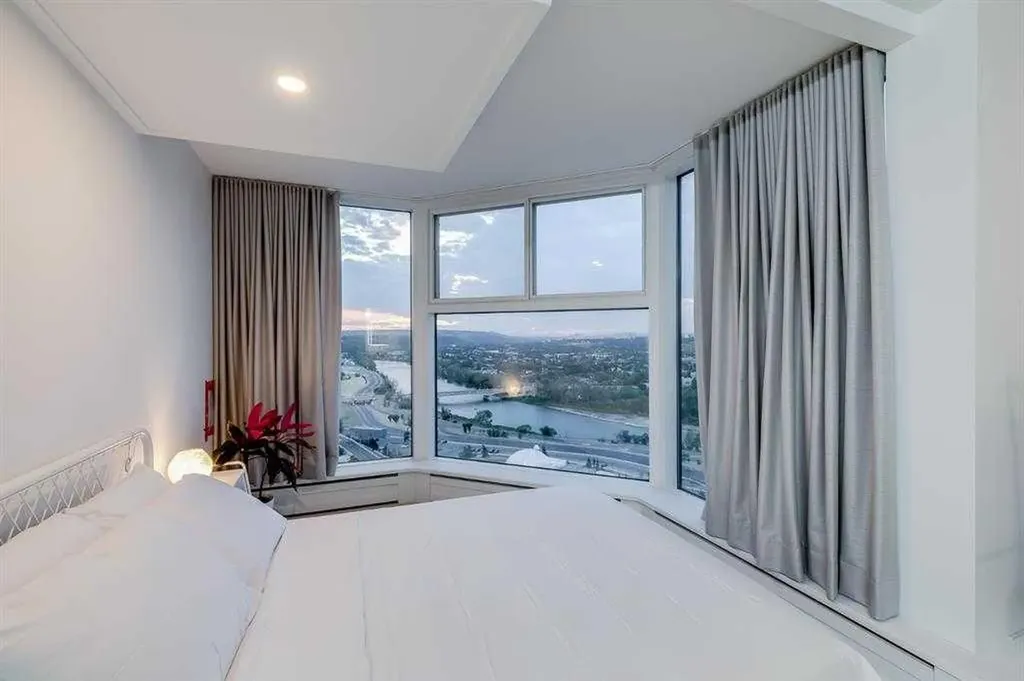 1100 8 Avenue SW Calgary AB T2X 2E6