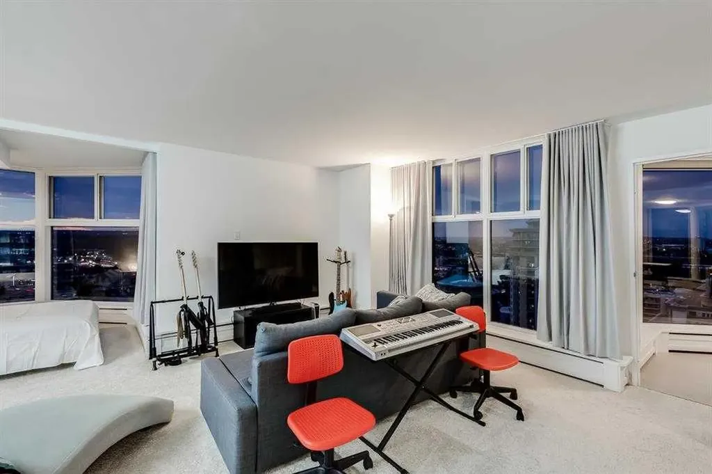 1100 8 Avenue SW Calgary AB T2X 2E6