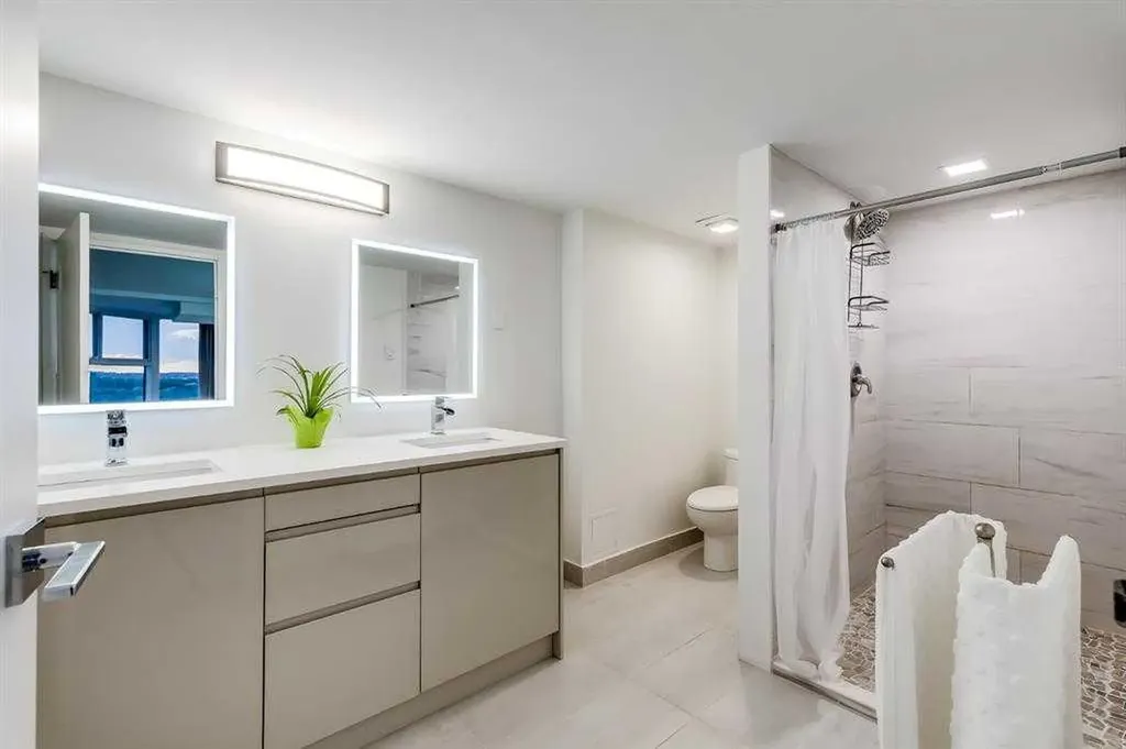 1100 8 Avenue SW Calgary AB T2X 2E6