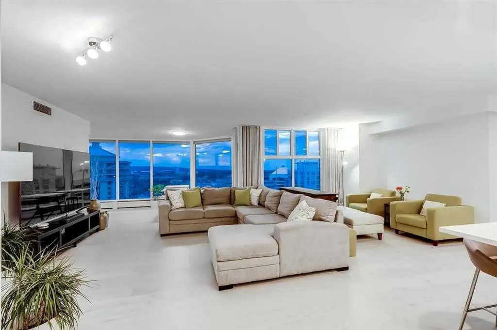 1100 8 Avenue SW Calgary AB T2X 2E6