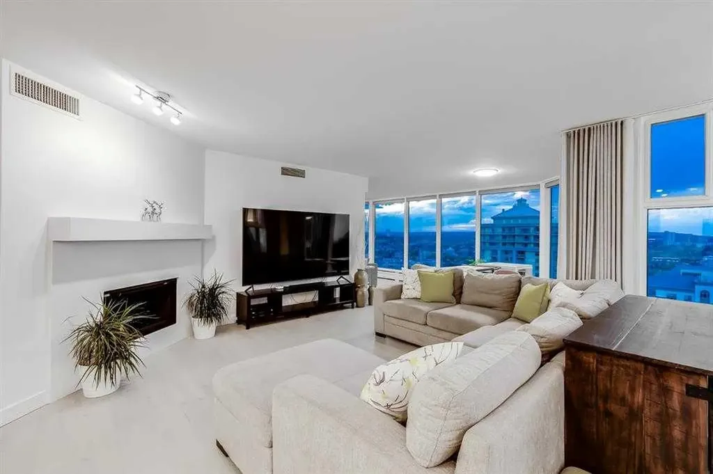 1100 8 Avenue SW Calgary AB T2X 2E6