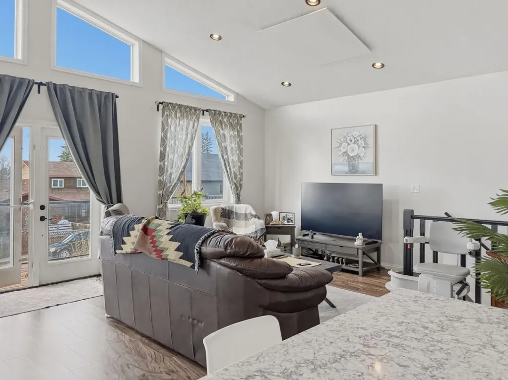 5027 52 Street Rocky Mountain House AB T4T1A7