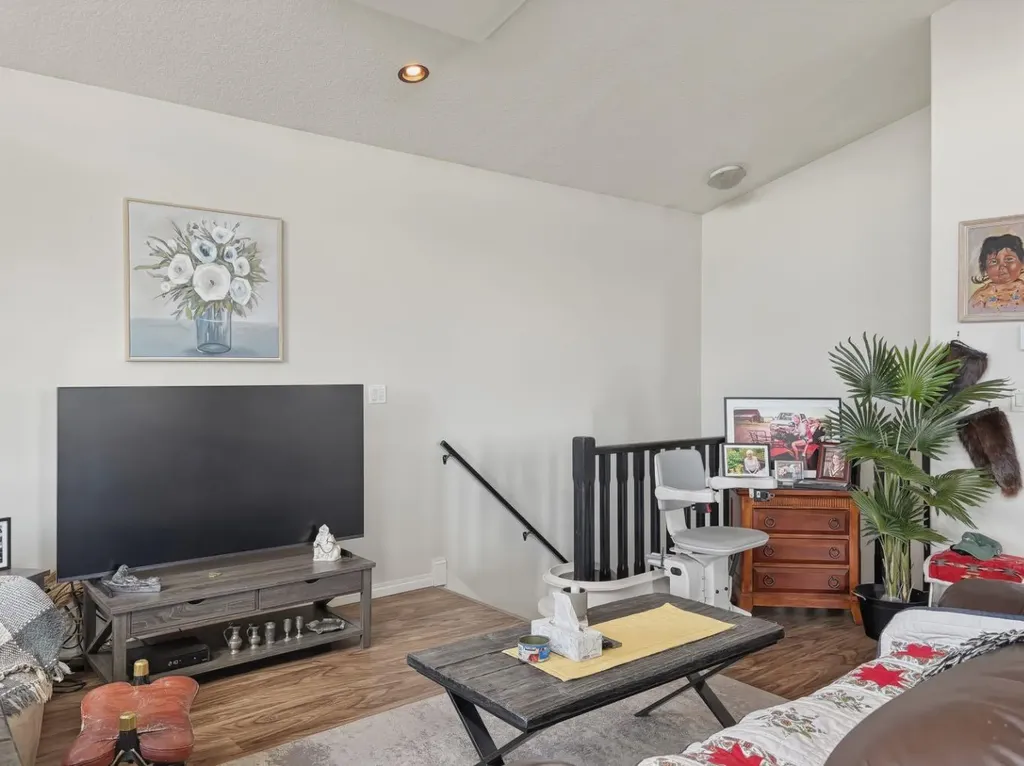 5027 52 Street Rocky Mountain House AB T4T1A7