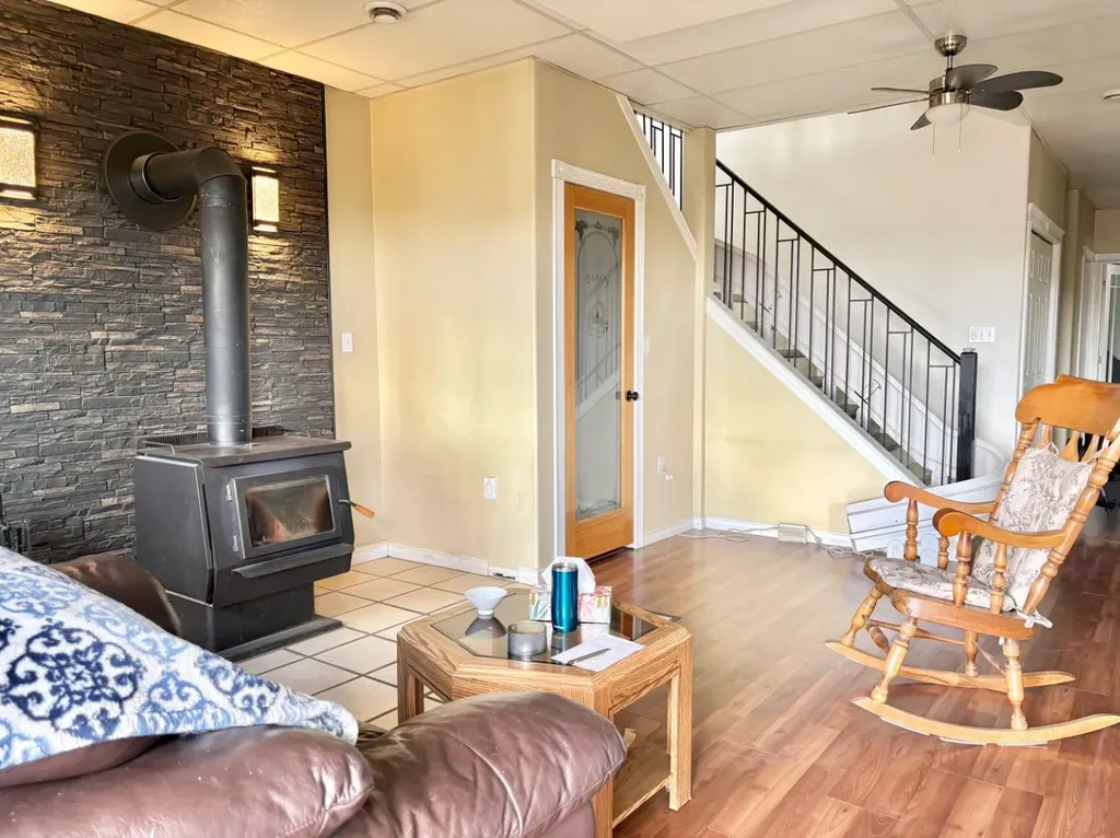 5027 52 Street Rocky Mountain House AB T4T1A7