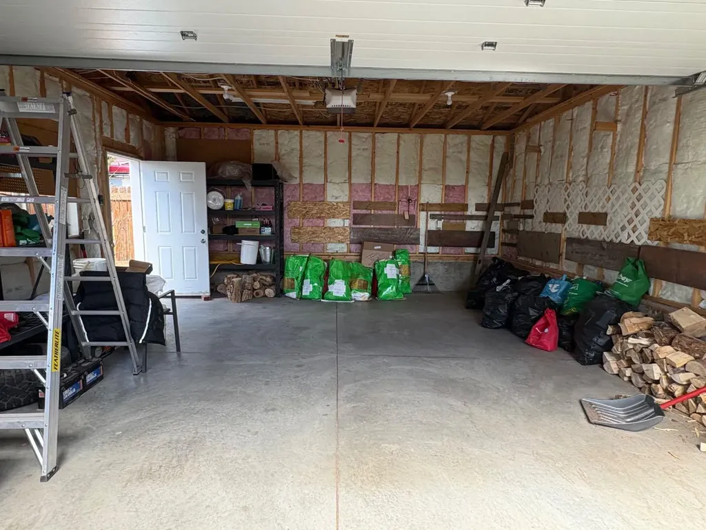 5027 52 Street Rocky Mountain House AB T4T1A7