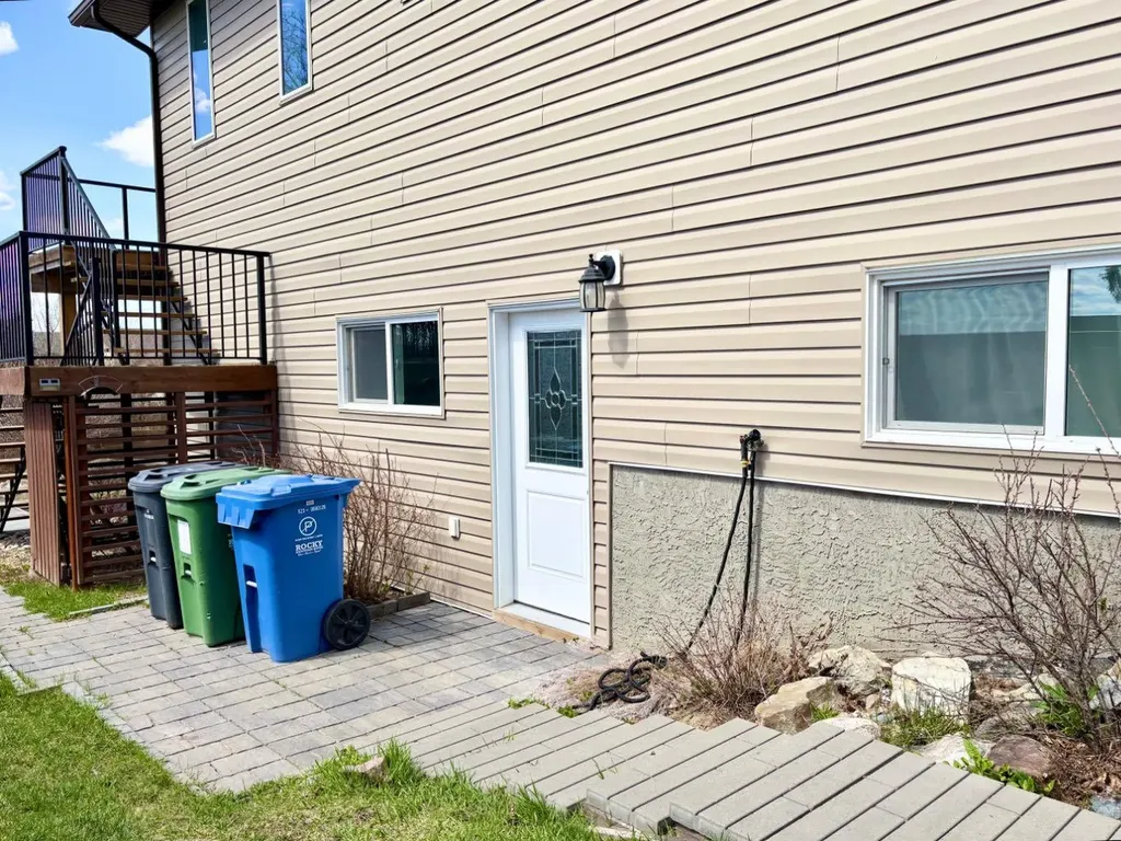 5027 52 Street Rocky Mountain House AB T4T1A7