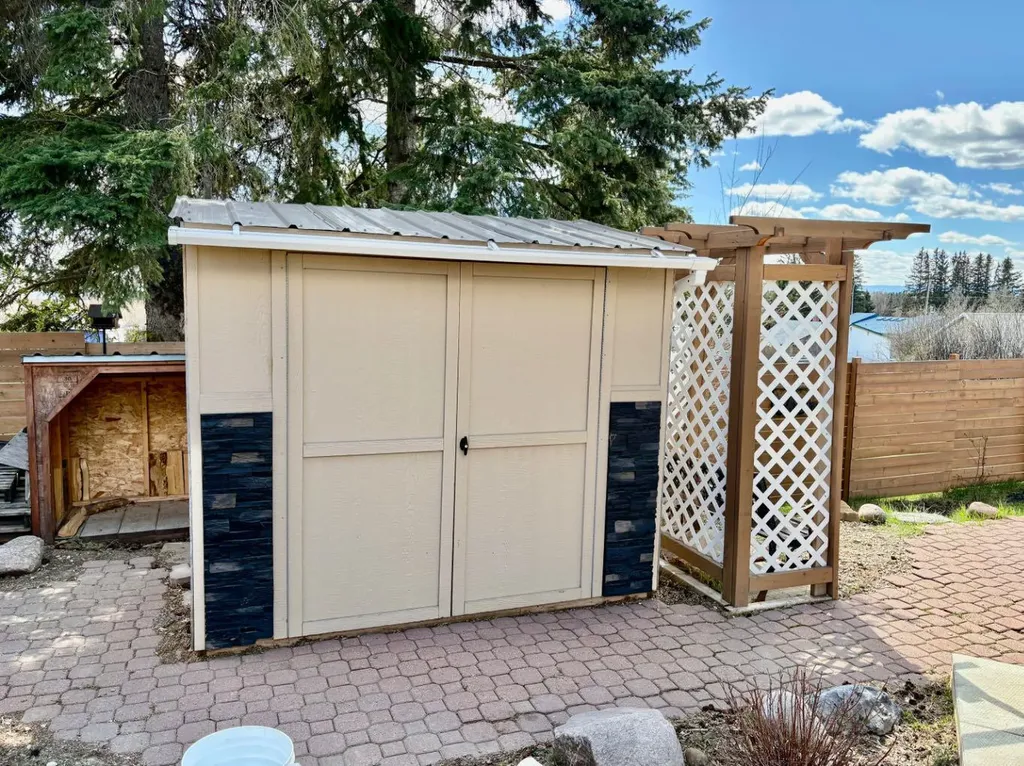 5027 52 Street Rocky Mountain House AB T4T1A7
