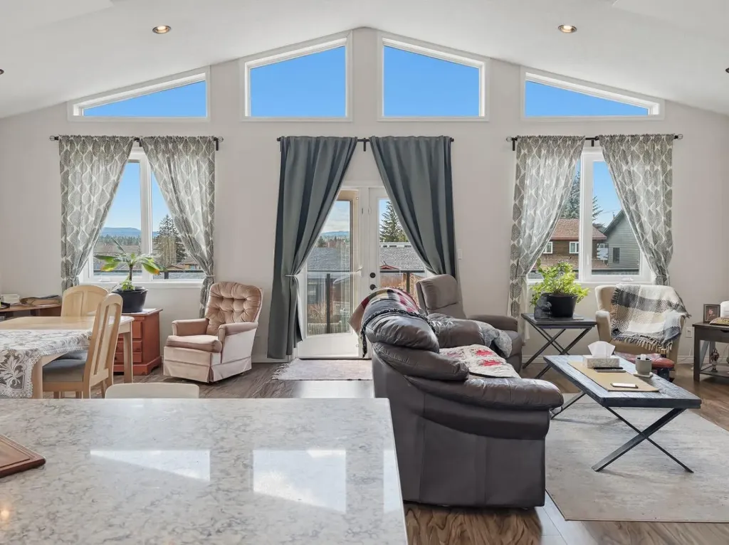 5027 52 Street Rocky Mountain House AB T4T1A7