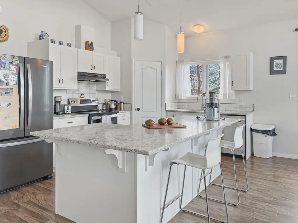 5027 52 Street Rocky Mountain House AB T4T1A7