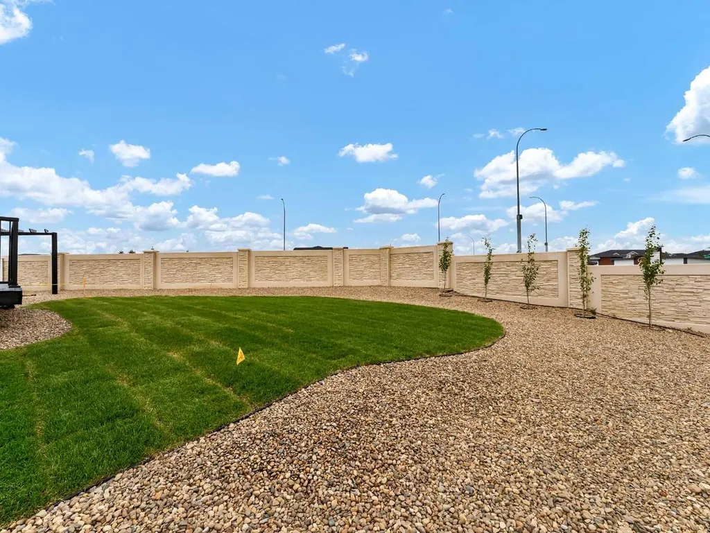 32 Somerside Way SE Medicine Hat AB T1B 0M1
