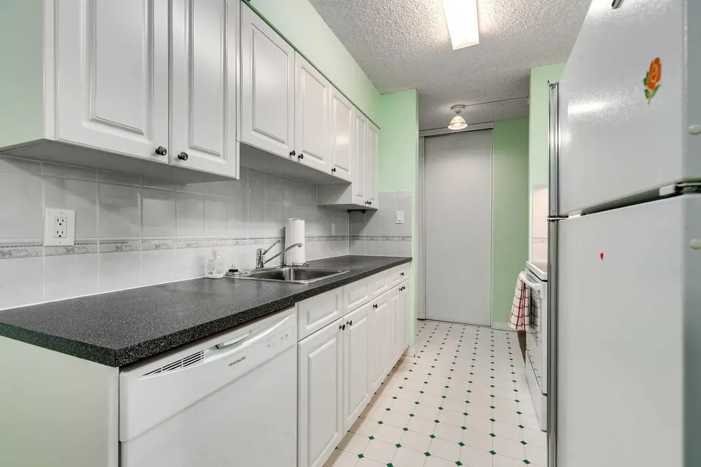 820 89 Avenue SW Calgary AB T2V 4N9