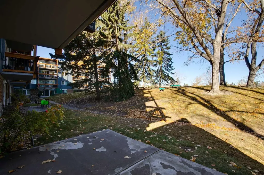 820 89 Avenue SW Calgary AB T2V 4N9