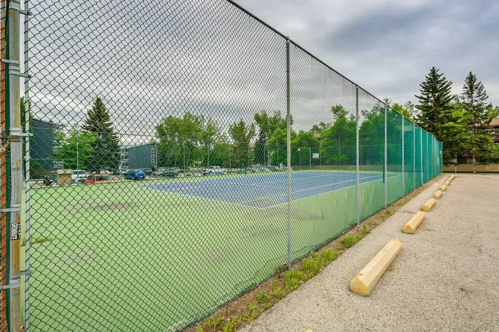 820 89 Avenue SW Calgary AB T2V 4N9