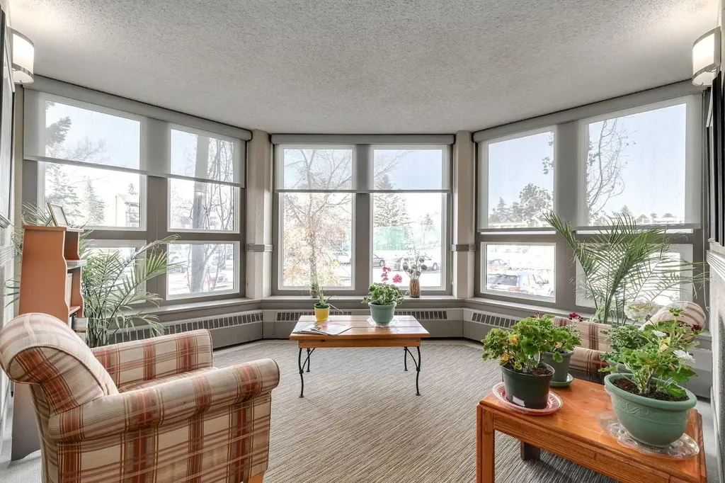 820 89 Avenue SW Calgary AB T2V 4N9