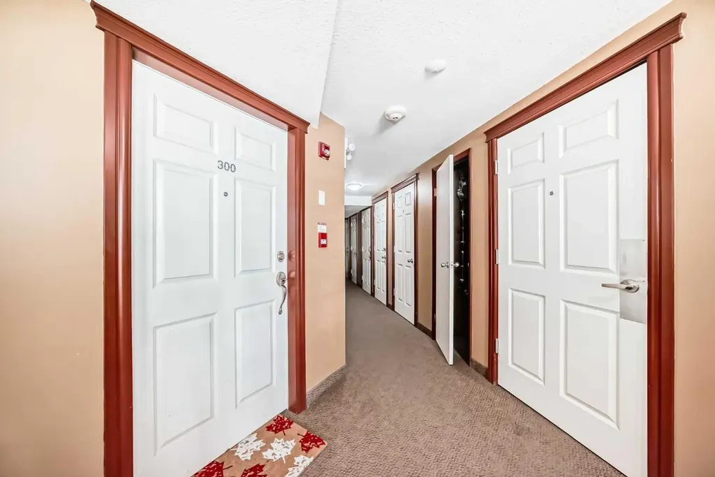 117 38 Avenue SW Calgary AB T2S 0V4