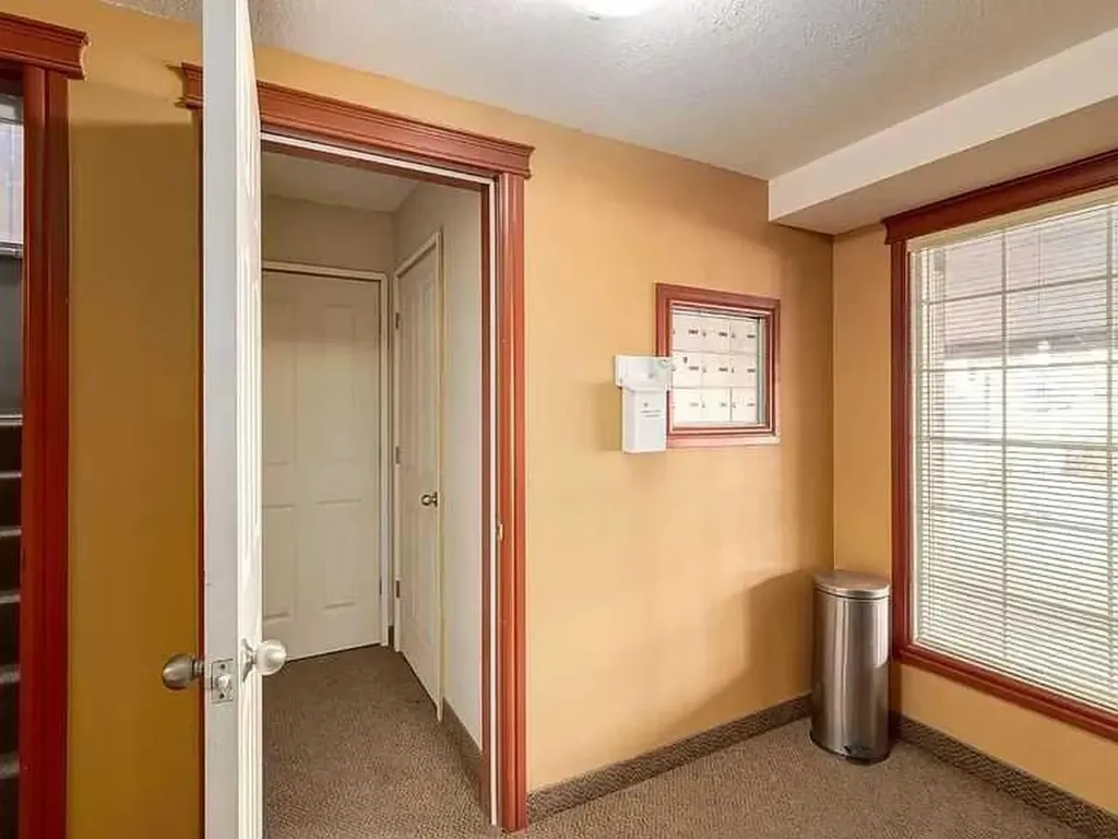 117 38 Avenue SW Calgary AB T2S 0V4