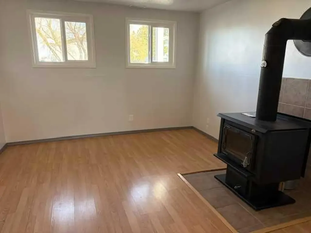 4418 54 Avenue Valleyview AB T0H 3N0