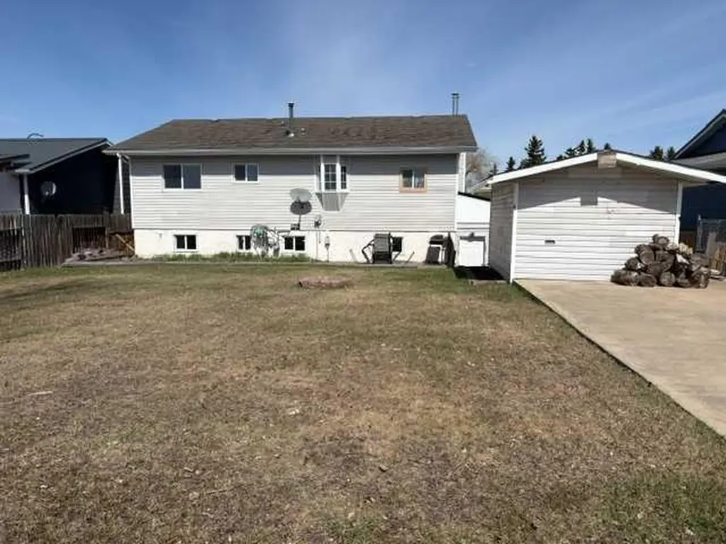4418 54 Avenue Valleyview AB T0H 3N0