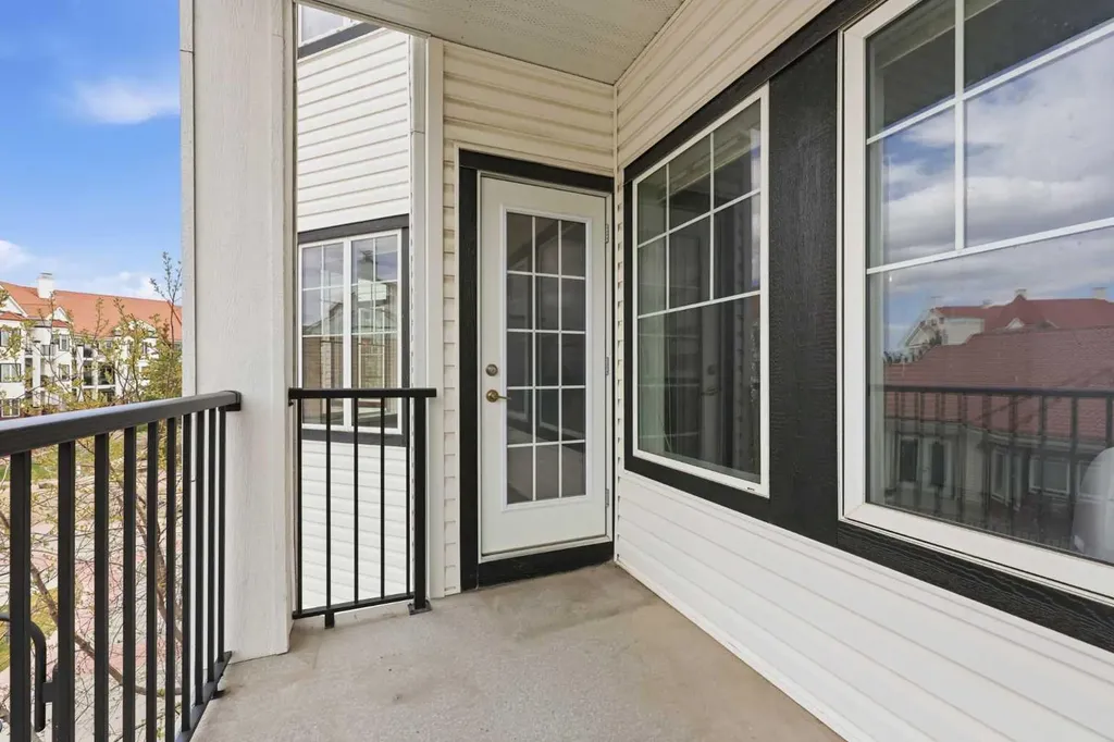 70 Royal Oak Plaza NW Calgary AB T3G0C6