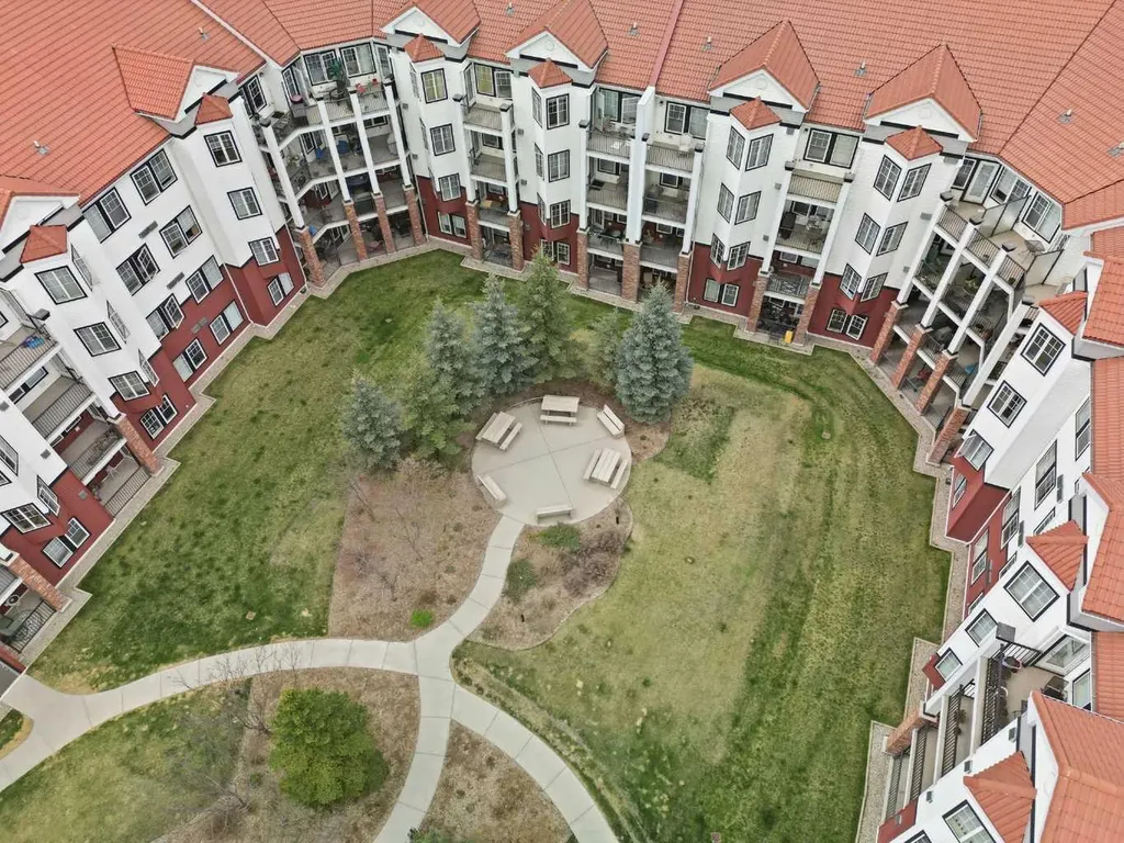 70 Royal Oak Plaza NW Calgary AB T3G0C6