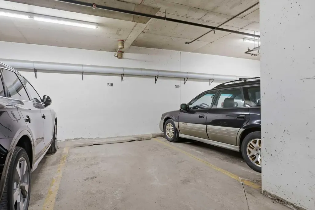 70 Royal Oak Plaza NW Calgary AB T3G0C6