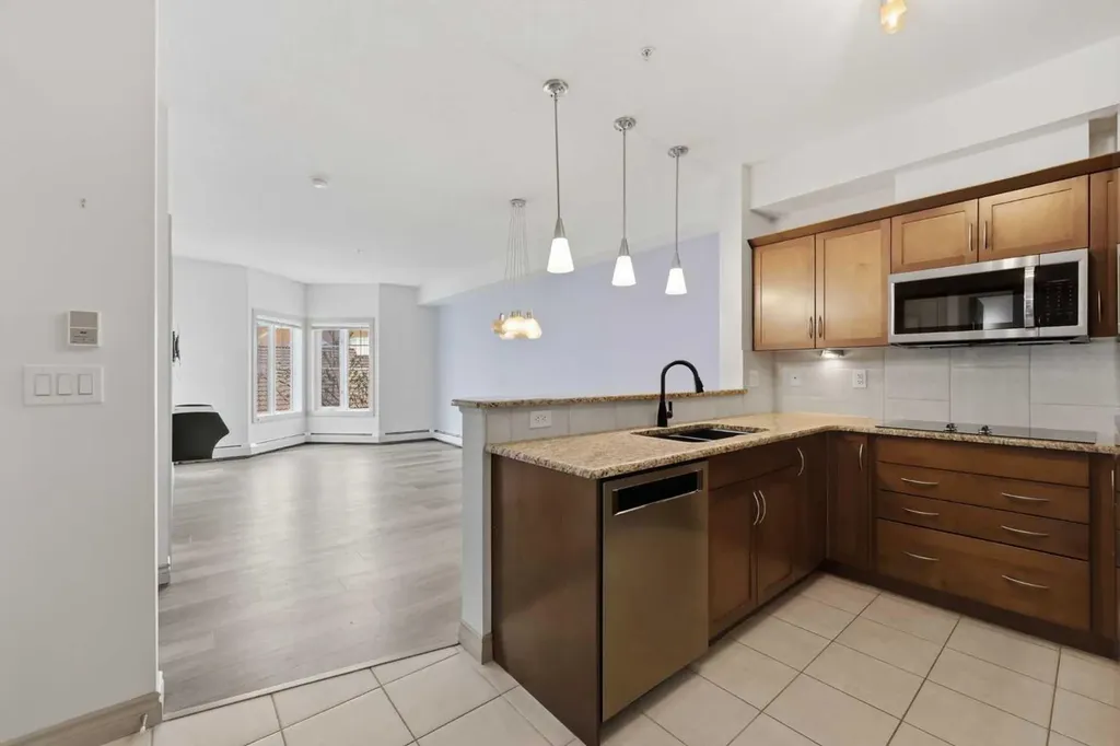 70 Royal Oak Plaza NW Calgary AB T3G0C6