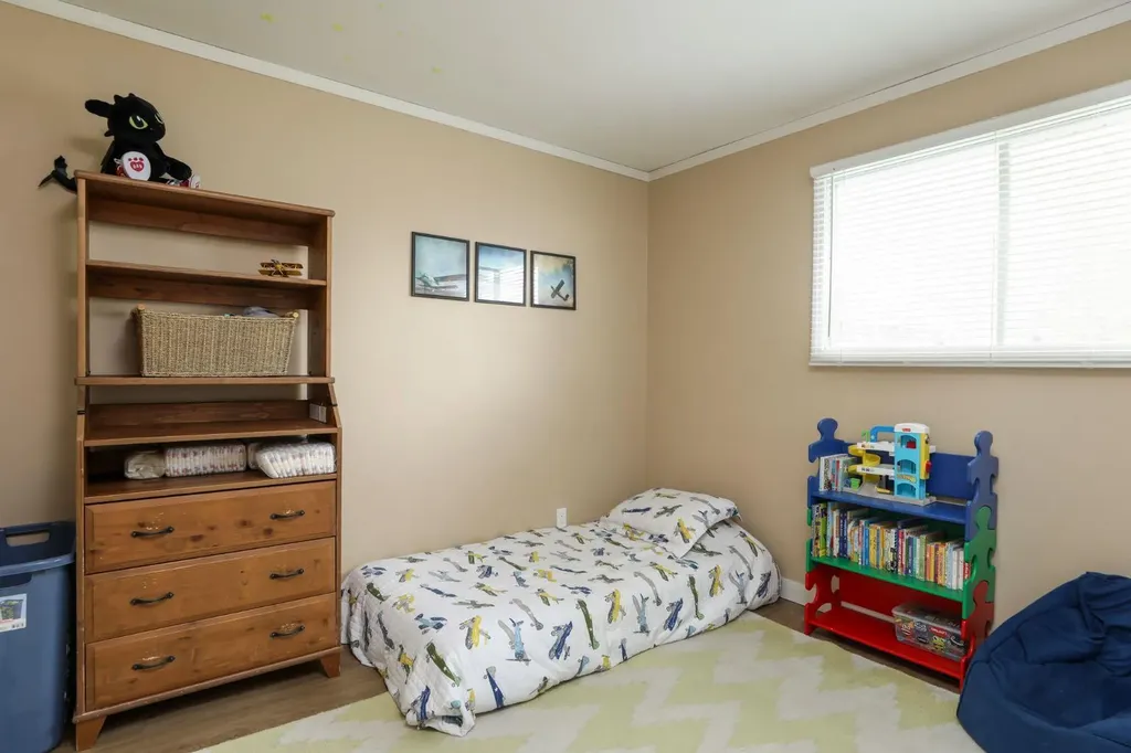 125 S 2a Street W Magrath AB T0K 1J0