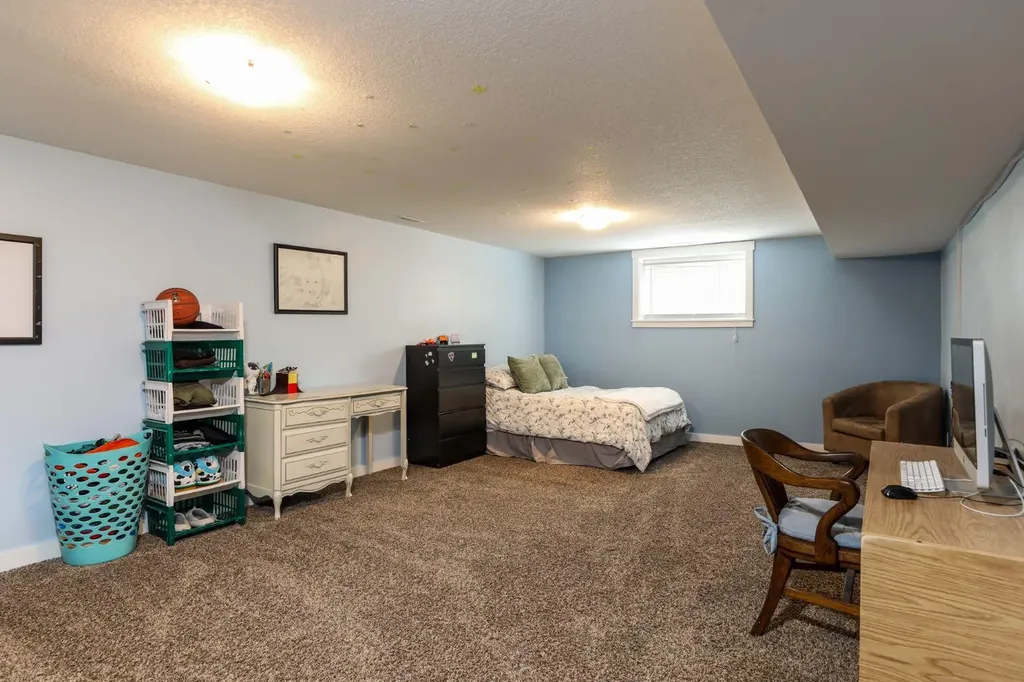 125 S 2a Street W Magrath AB T0K 1J0