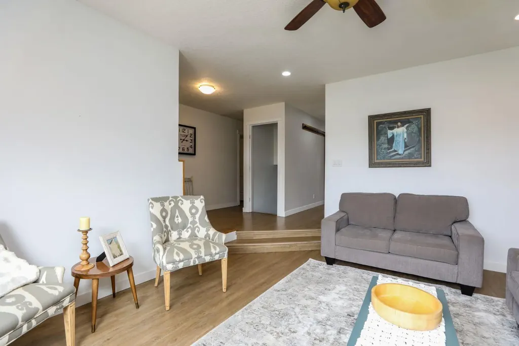 125 S 2a Street W Magrath AB T0K 1J0