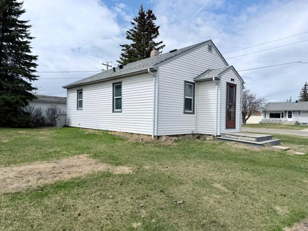 4903 53 Avenue Whitecourt AB T7S 1A2