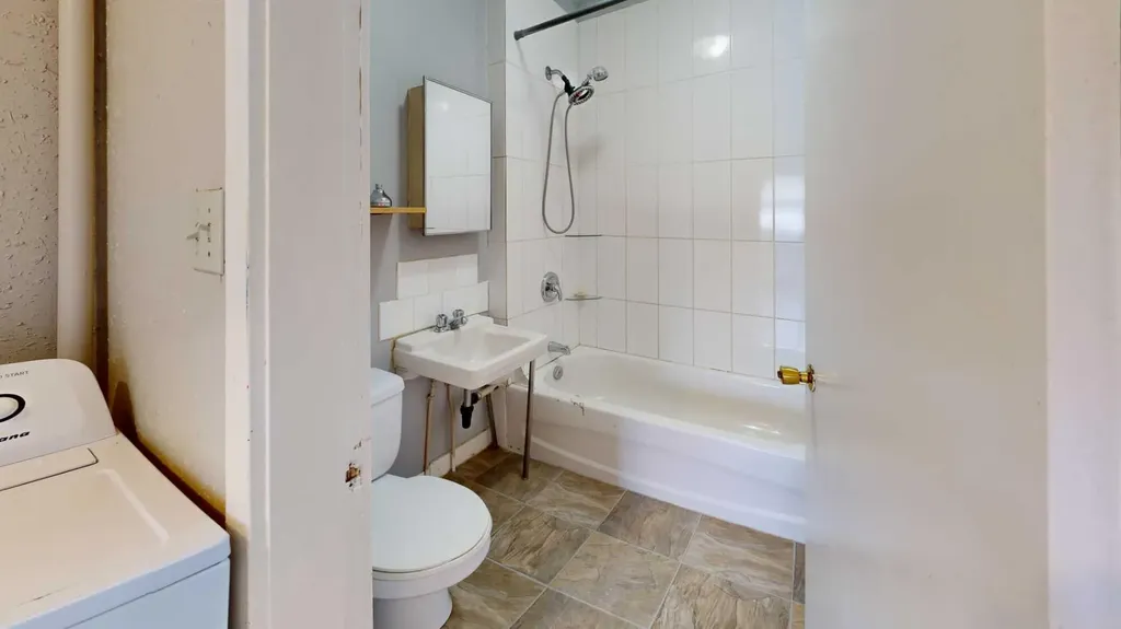 4903 53 Avenue Whitecourt AB T7S 1A2