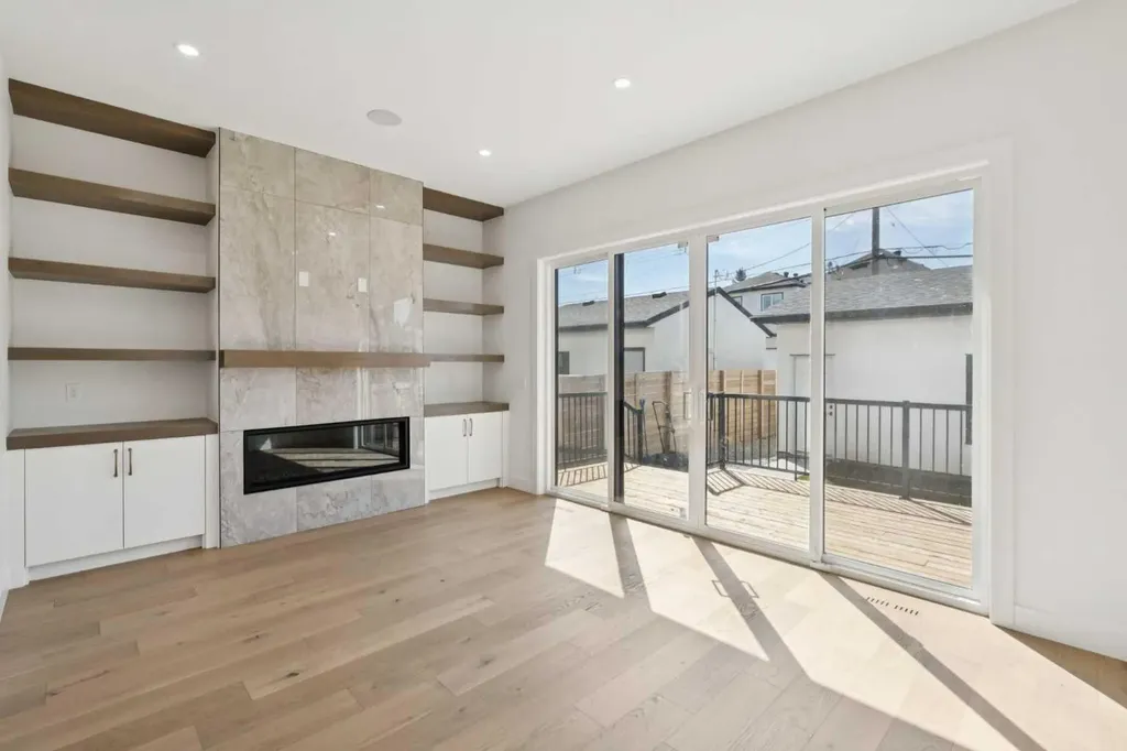 645 36 Street SW Calgary AB T3C 1R1