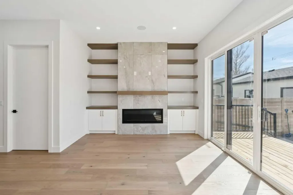 645 36 Street SW Calgary AB T3C 1R1