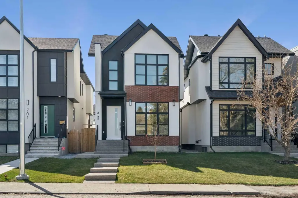 645 36 Street SW Calgary AB T3C 1R1