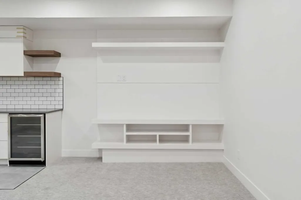 645 36 Street SW Calgary AB T3C 1R1