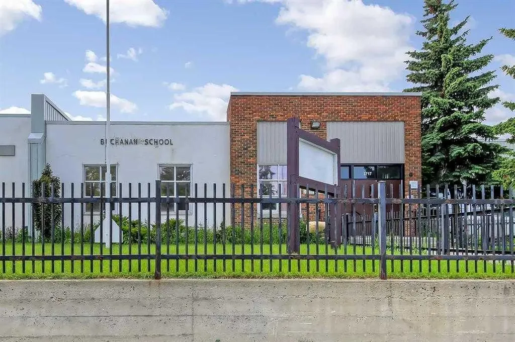 121 42 Avenue NE Calgary AB T2E3B1
